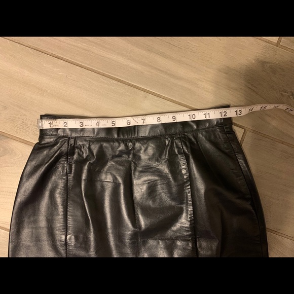 Wilson’s black leather pencil skirt - Picture 3 of 8